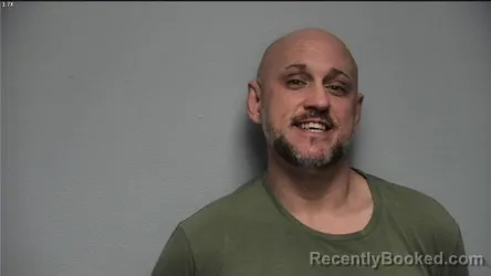 Mugshot of DUSTIN A KINCER