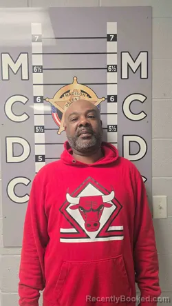 Mugshot of MARCUS THOMAS