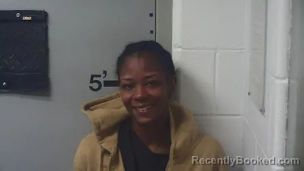 Mugshot of ROBBIA N ROBINSON