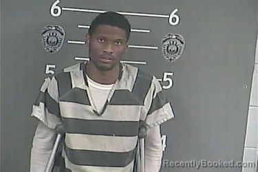 Mugshot of DEAMONTE S SHEALEY