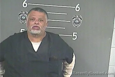 Mugshot of TYRONE . LEA