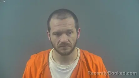 Mugshot of MICHAEL DAMIEN SWEETSIR