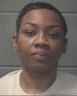 Mugshot of DALEESHIA RENA STEWART