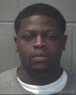 Mugshot of JAYLON DEQUAN MOORE