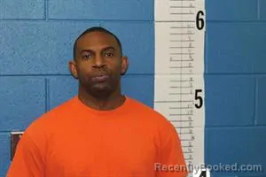 Mugshot of DAVIN LAMAR JENNINGS