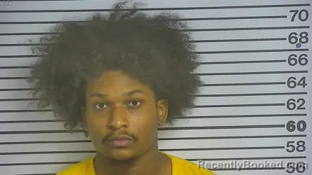 Mugshot of KYDRYCK TRAVIS