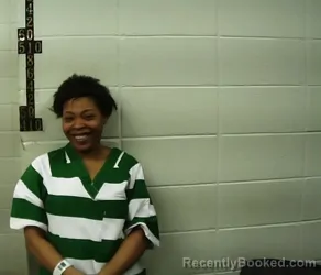 Mugshot of KEYA R LINDSEY