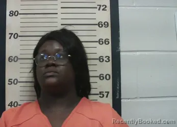 Mugshot of CHERNITRA VERNETTE HENDERSON