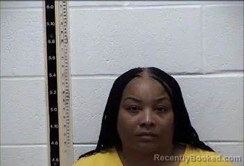 Mugshot of QUANESHA LASHAY WOODS