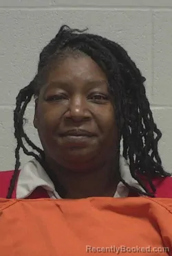 Mugshot of LATISSA CYENNE WARREN