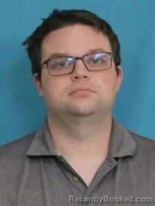 Mugshot of JOSHUA ROBINSON