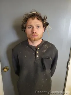 Mugshot of Devin Tyler Graves