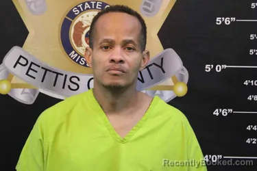 Mugshot of DONOVAN SIMS