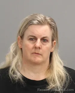 Mugshot of KAREN HIESTER MASON