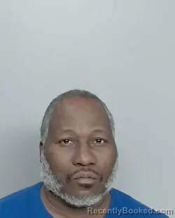 Mugshot of DESHAWN HOLMES