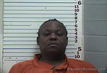 Mugshot of KELLY RAYSHA MERRIWEATHER