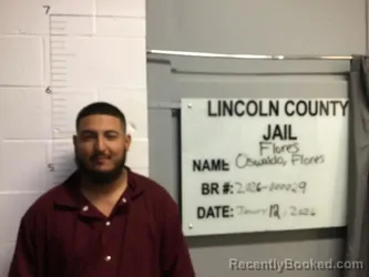 Mugshot of OSWALDO FLORES FLORES