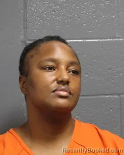Mugshot of LATOYA HARRIS