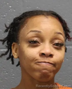 Mugshot of SCHANEQUA LACREESHA DAVIS