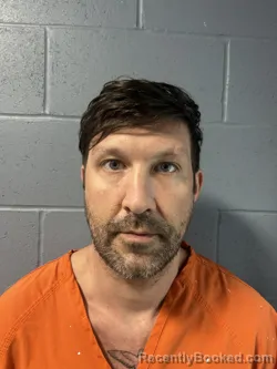 Mugshot of JR TRAVIS SOAPES