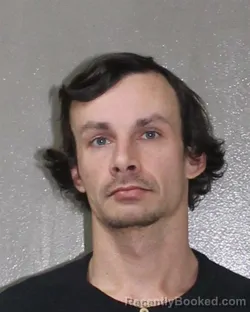 Mugshot of SETH CHRISTIAN LYNCH