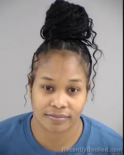 Mugshot of DONNELLE KIAUANA HUGGINS