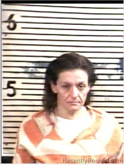 Mugshot of DANIELLE MARIE UNDERHILL