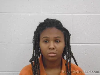 Mugshot of MYRANDA ALEYSHIA LUCAS