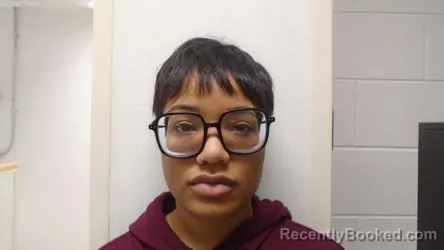 Mugshot of NYSIA JENEVE THOMPSON