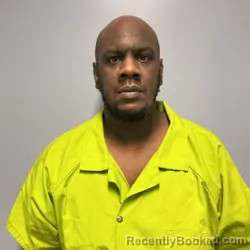 Mugshot of CARLOS JERMAINE SAUNDERS