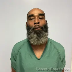 Mugshot of JEROBOA DEMONT SAUNDERS