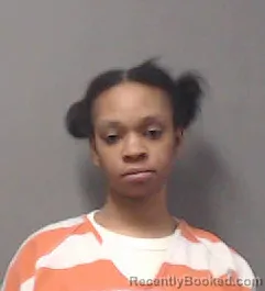 Mugshot of Amanda Lashun Glover