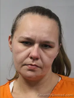 Mugshot of Savannah Faye Holt