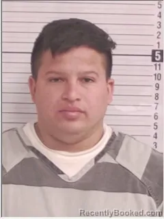 Mugshot of ELVIS OVENIEL FUNEZ-HERRERA