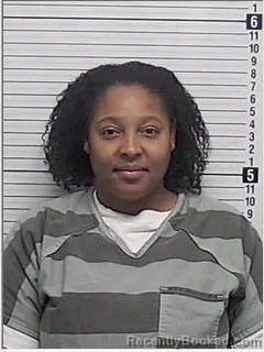 Mugshot of VALENCIA VASHAWN PETERSON