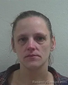 Mugshot of AMANDA A SALING