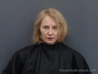 Mugshot of AMANDA TUNE