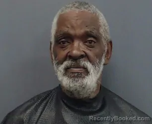 Mugshot of KENT DEWAYNE DAVIS