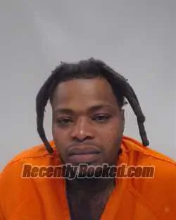 Mugshot of DENTAVIUS MONQUIS SMITH