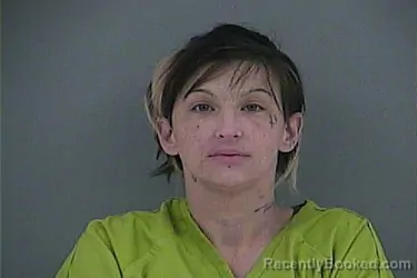 Mugshot of LADONNA SHANTEL MCINTOSH