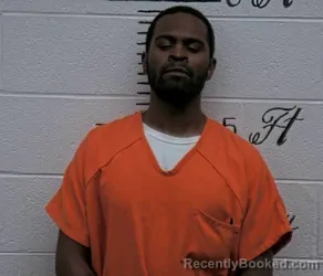 Mugshot of JULIAN SINCLAIR