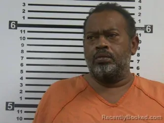 Mugshot of MICHAEL DESHUN WOODY