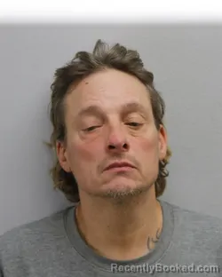 Mugshot of DANIEL LEE HOLT