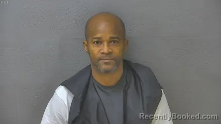 Mugshot of DONOVON LEE WADE