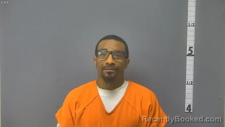Mugshot of TREVIOUS TRIMAINE SANDRIDGE