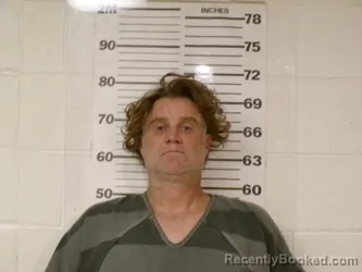 Mugshot of DAVID DAIS MADDOX