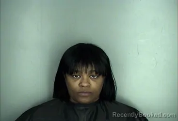 Mugshot of ZAKETA SHANDRELL PETERSON
