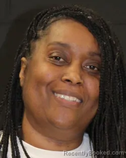 Mugshot of SHANTE QUINICE GRAVES