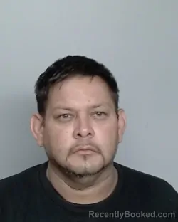 Mugshot of GILBERTO MARTINEZ