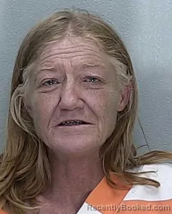 Mugshot of MARSHALEEN HAMMER